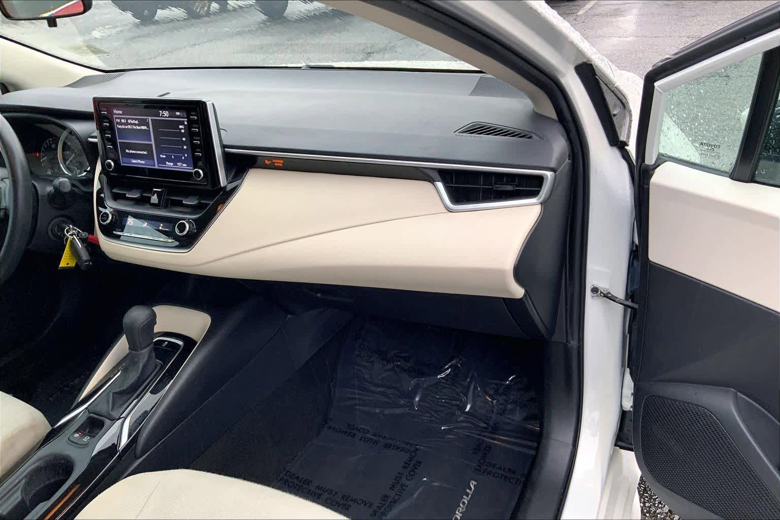 Used 2020 Toyota Corolla LE FWD image 18