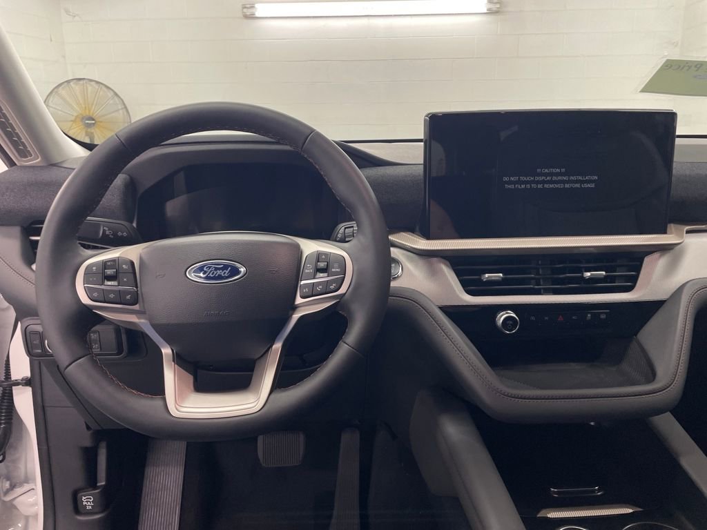 New 2025 Ford Explorer Active w/ Active Comfort Package image 8