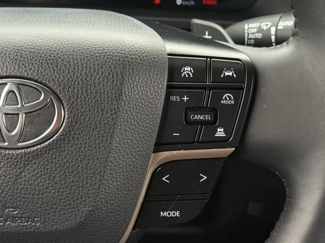 Used 2023 Toyota Crown Platinum AWD/4WD image 17