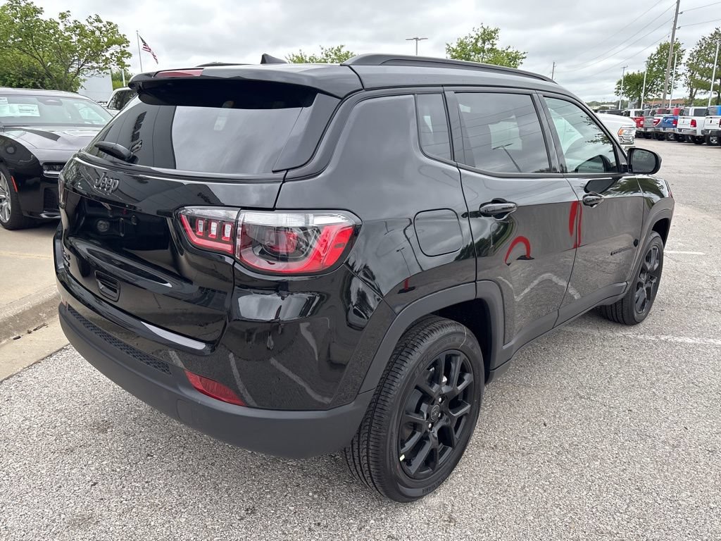 New 2026 Jeep Compass Latitude AWD/4WD image 25