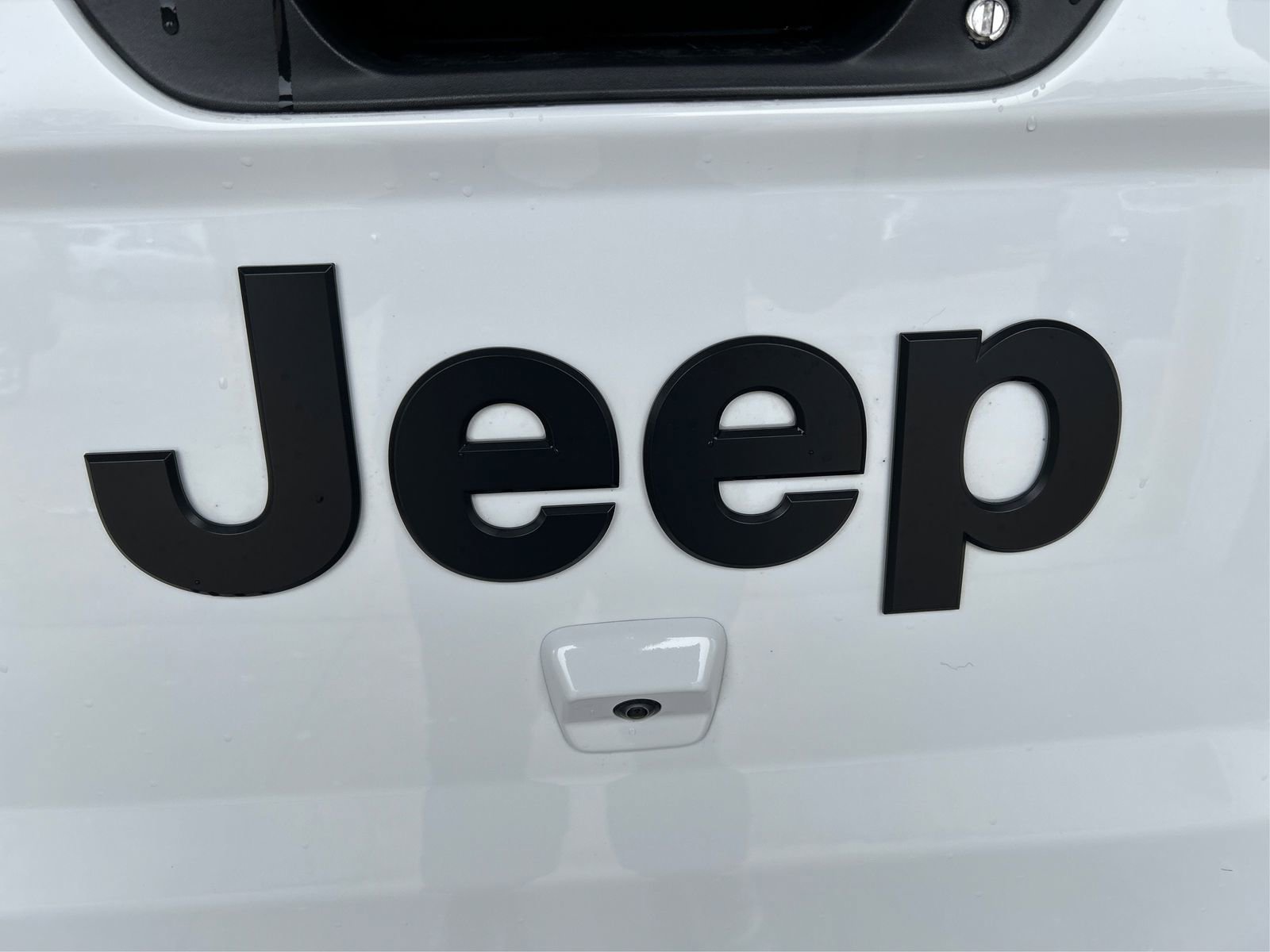 Used 2023 Jeep Gladiator Sport image 23