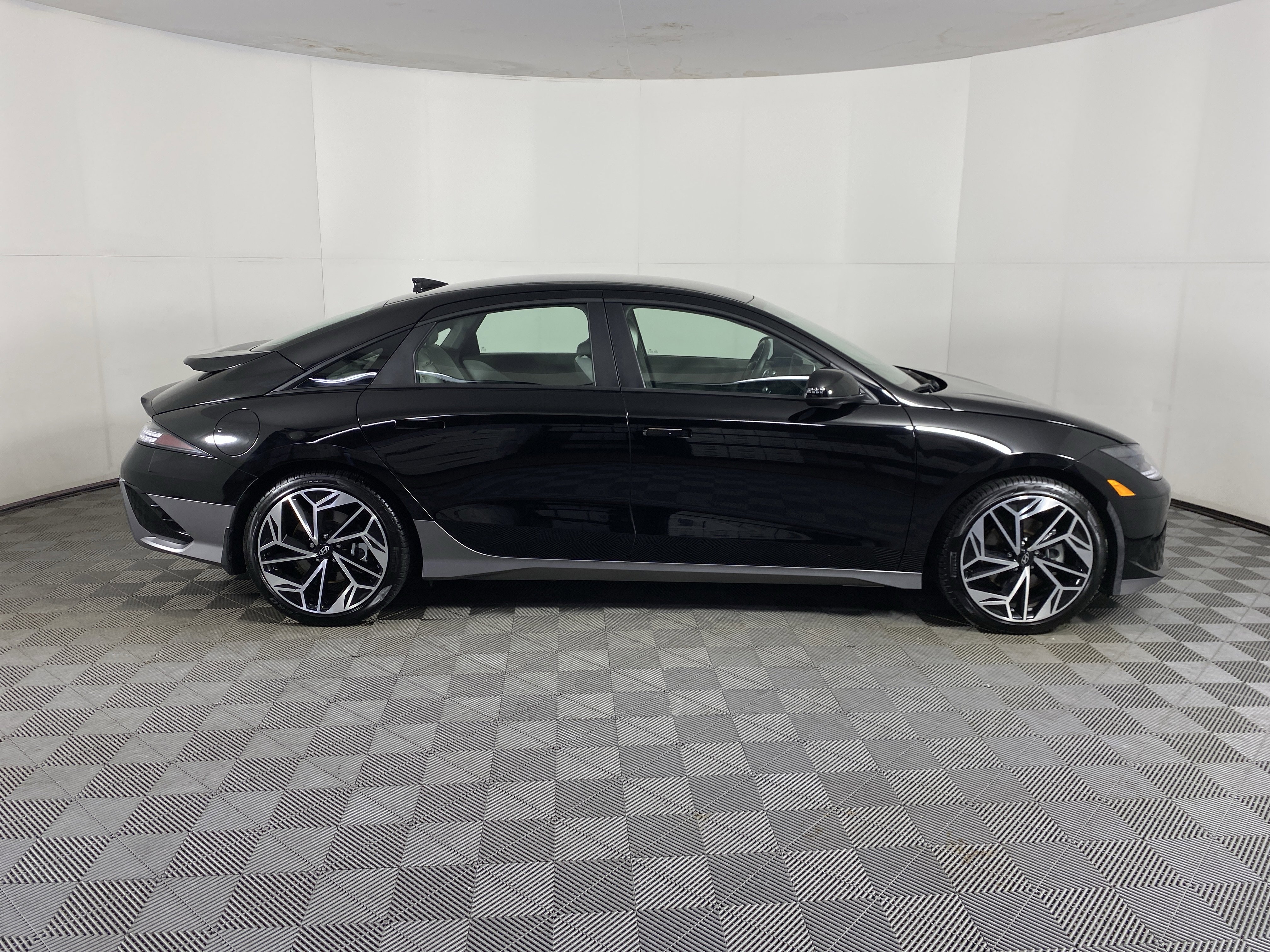 Used 2024 Hyundai Ioniq 6 SEL image 7