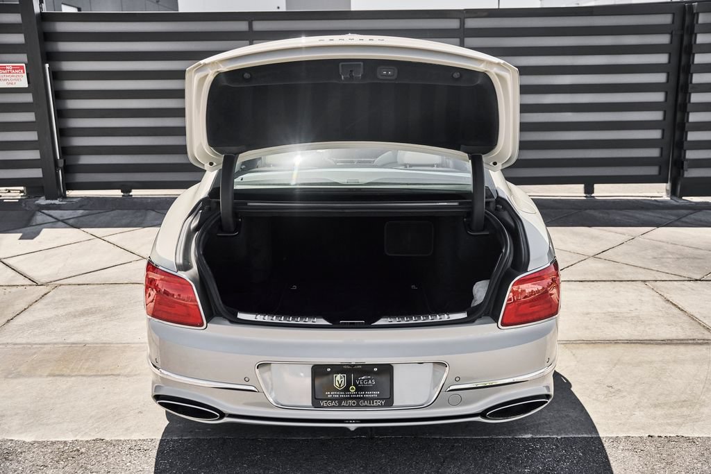 Used 2022 Bentley Flying Spur W12 AWD/4WD image 16