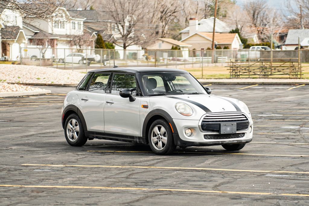 Used 2016 MINI Cooper 4-Door Hardtop image 3