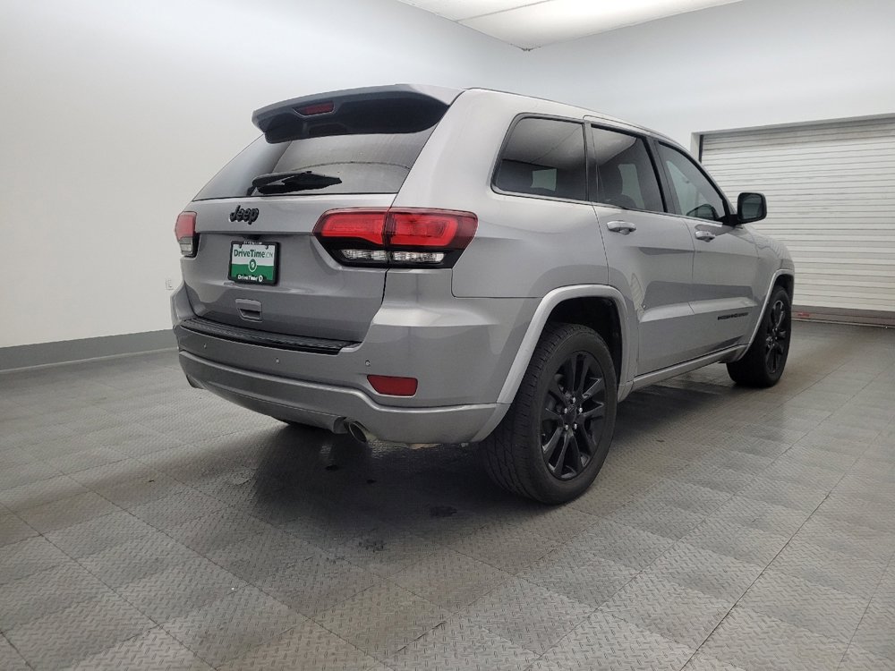 Used 2018 Jeep Grand Cherokee Altitude image 9