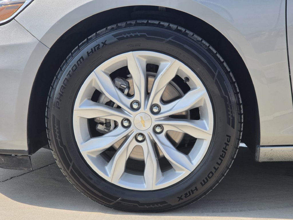 Used 2025 Chevrolet Malibu LT FWD image 8