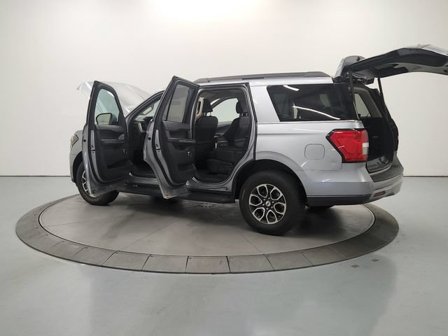 Used 2024 Ford Expedition XLT RWD image 14