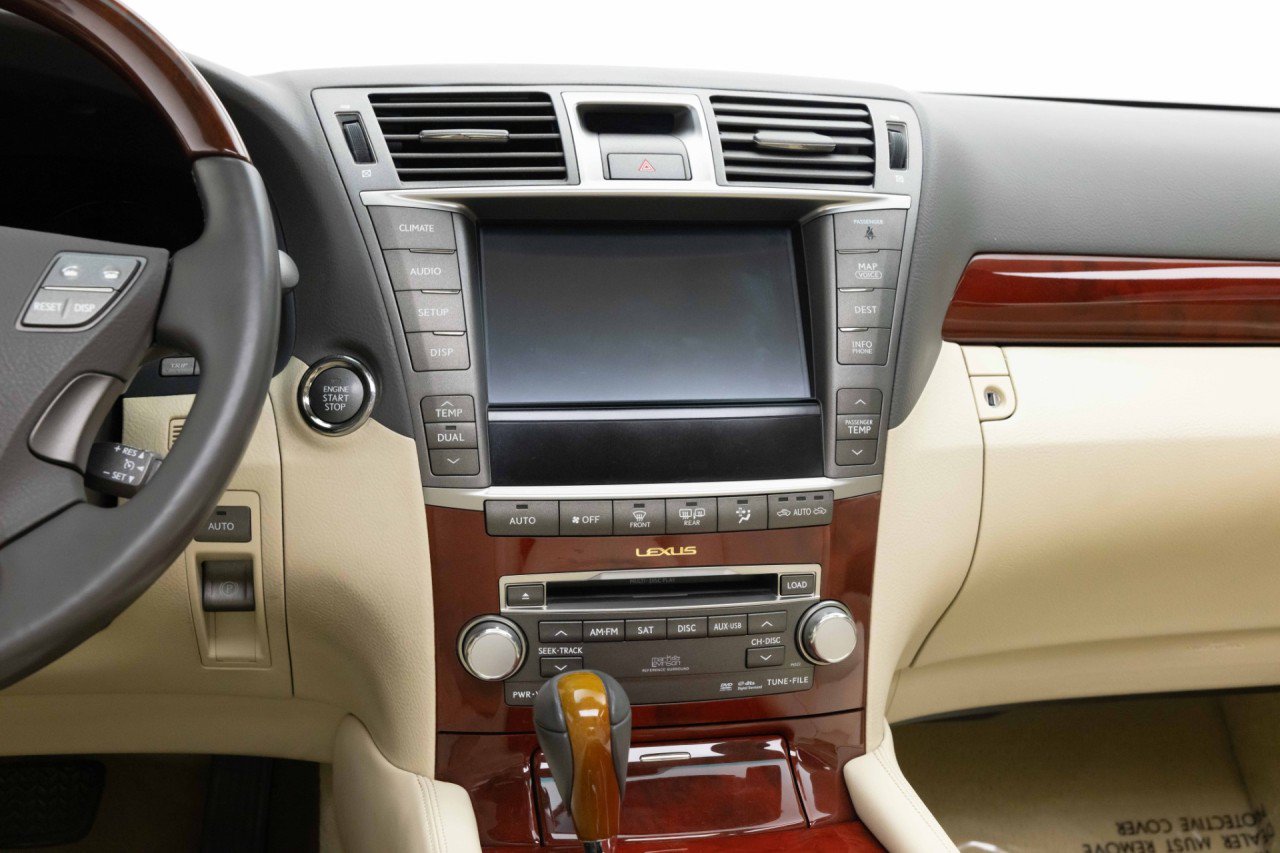 Used 2012 Lexus LS 460 w/ Luxury Value Edition RWD image 16