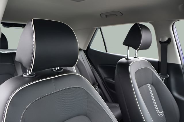 Used 2023 Hyundai Venue Limited w/ Cargo Package FWD image 16