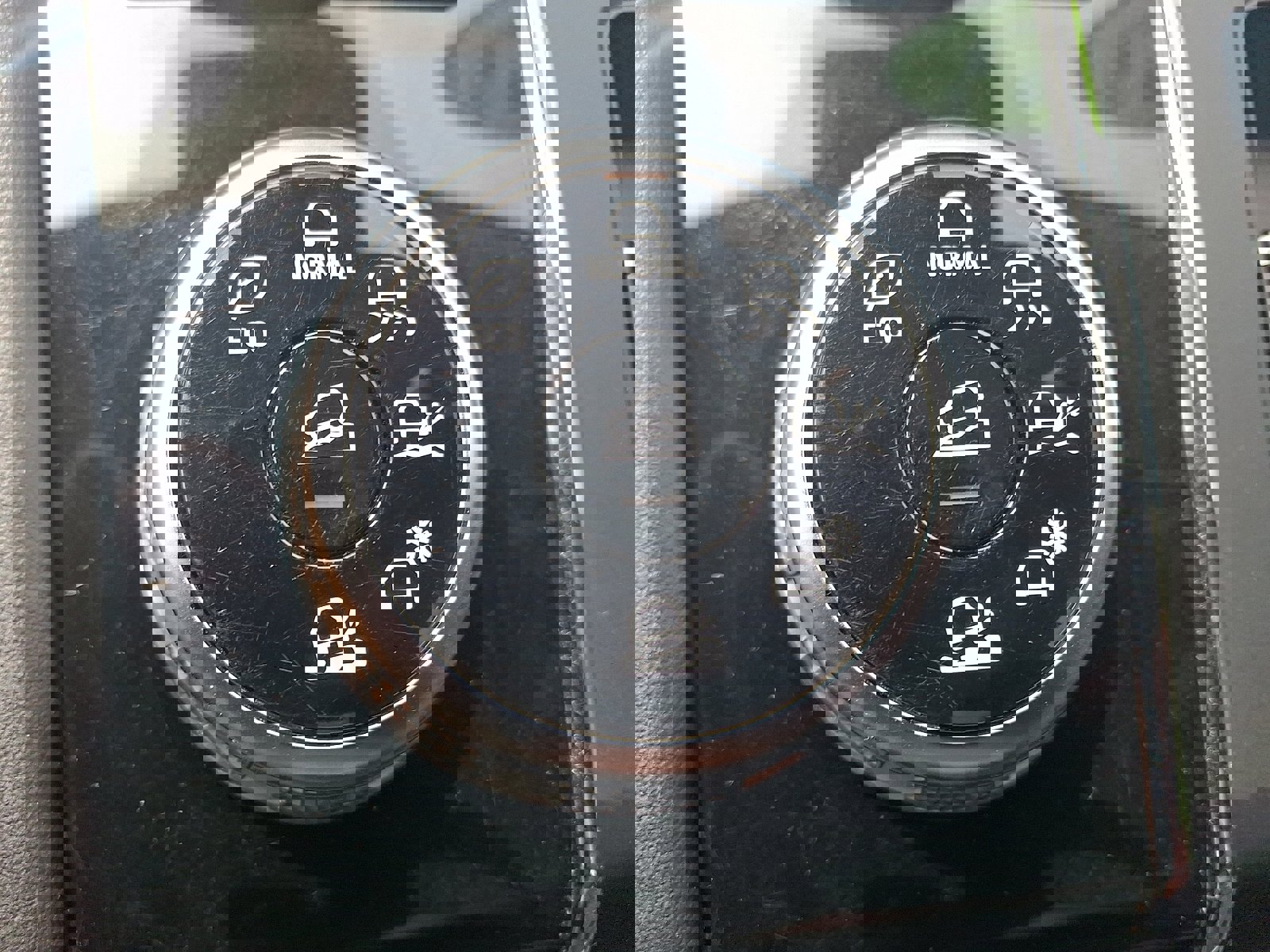 Used 2023 Mitsubishi Outlander SE image 25