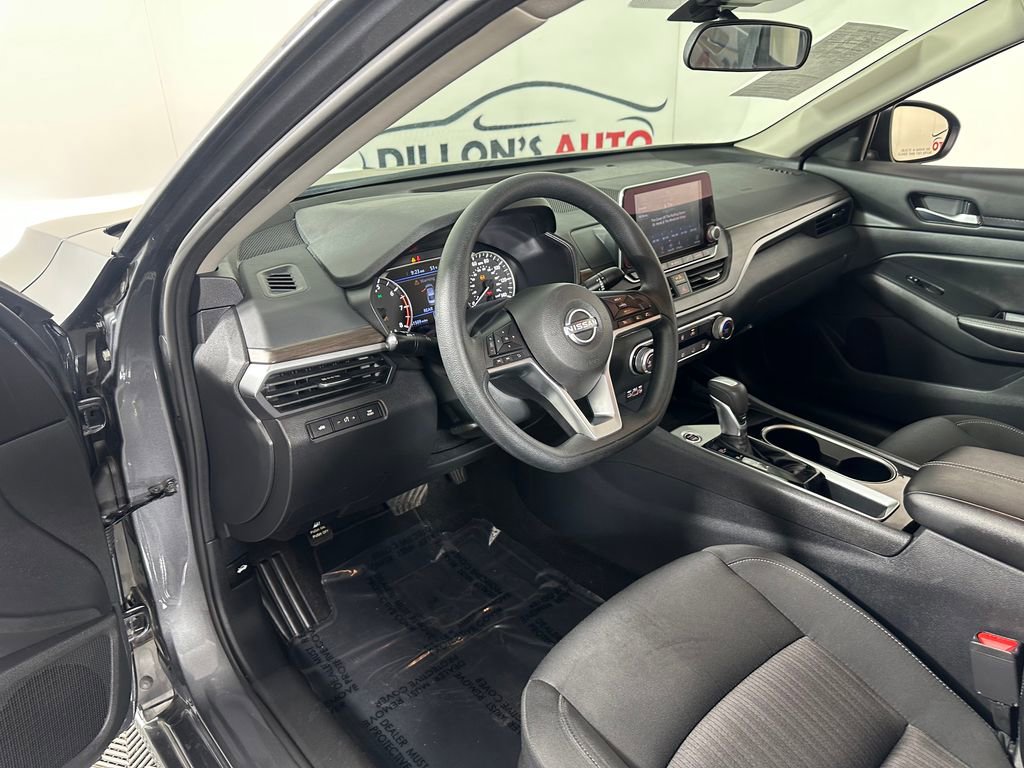 Used 2024 Nissan Altima 2.5 SV FWD image 15