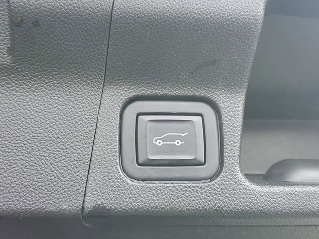 Certified 2020 GMC Acadia AT4 w/ GMC Pro Grade Package image 8