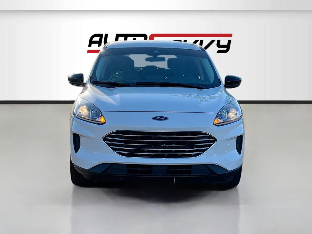 Used 2022 Ford Escape SE w/ SE Sport Appearance Package FWD image 2
