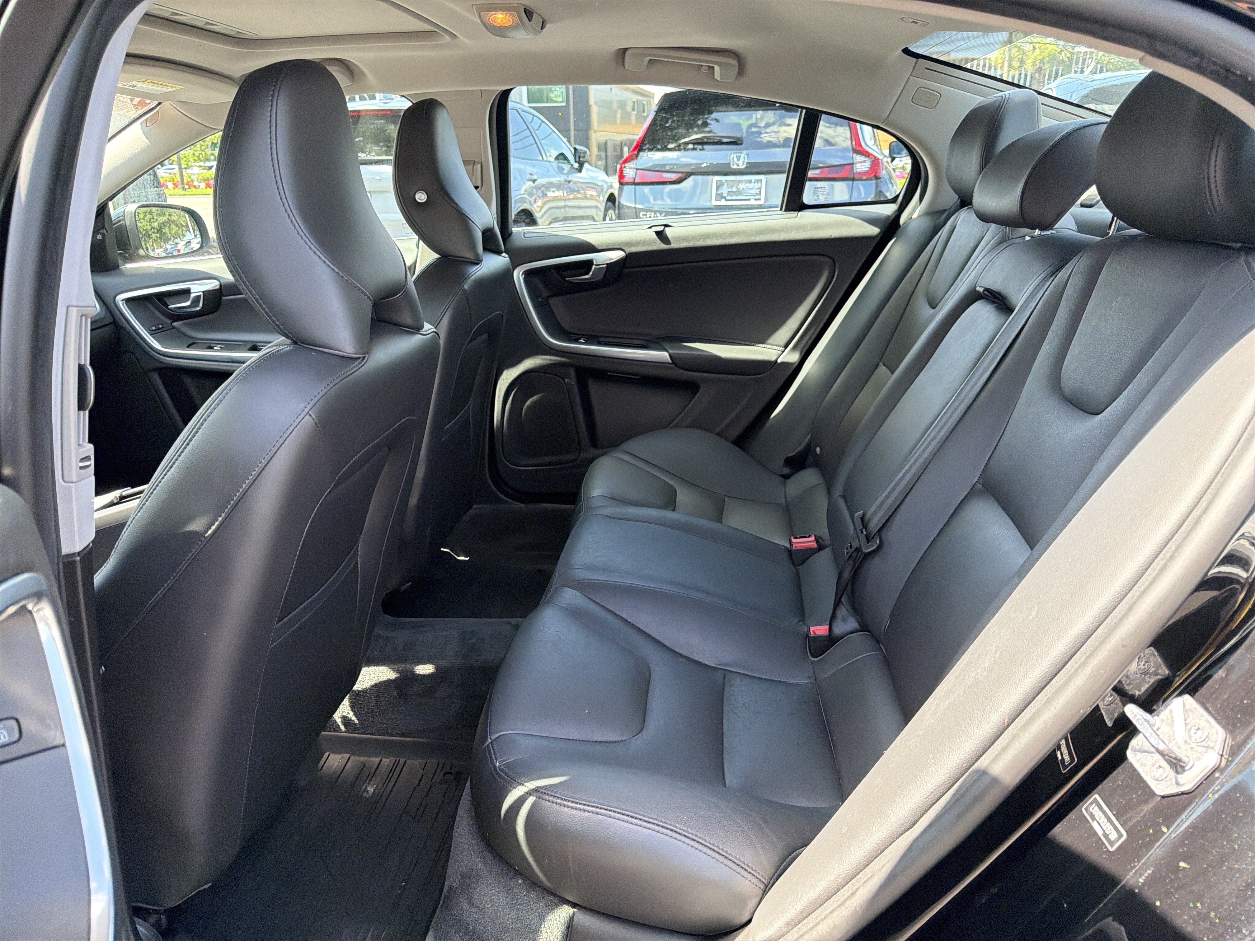 Used 2018 Volvo S60 T5 Inscription w/ Climate Package AWD/4WD image 31