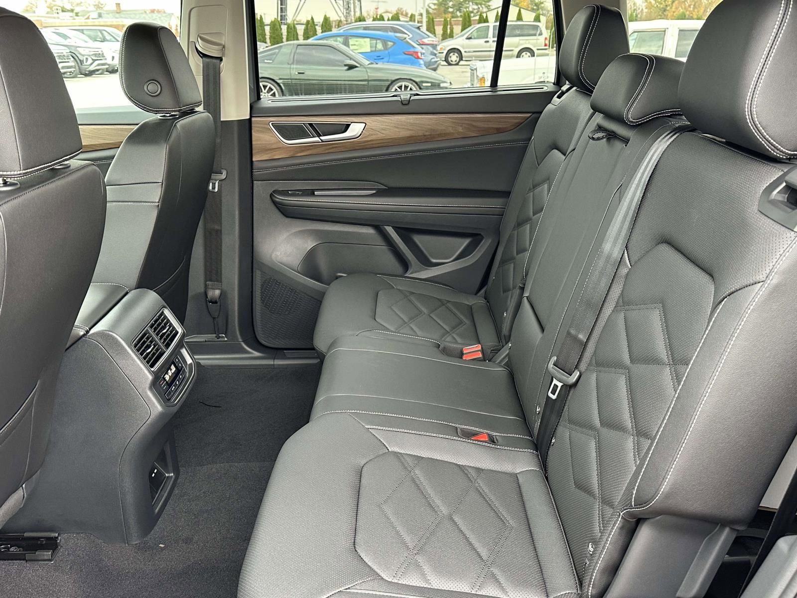 New 2026 Volkswagen Atlas SE image 13