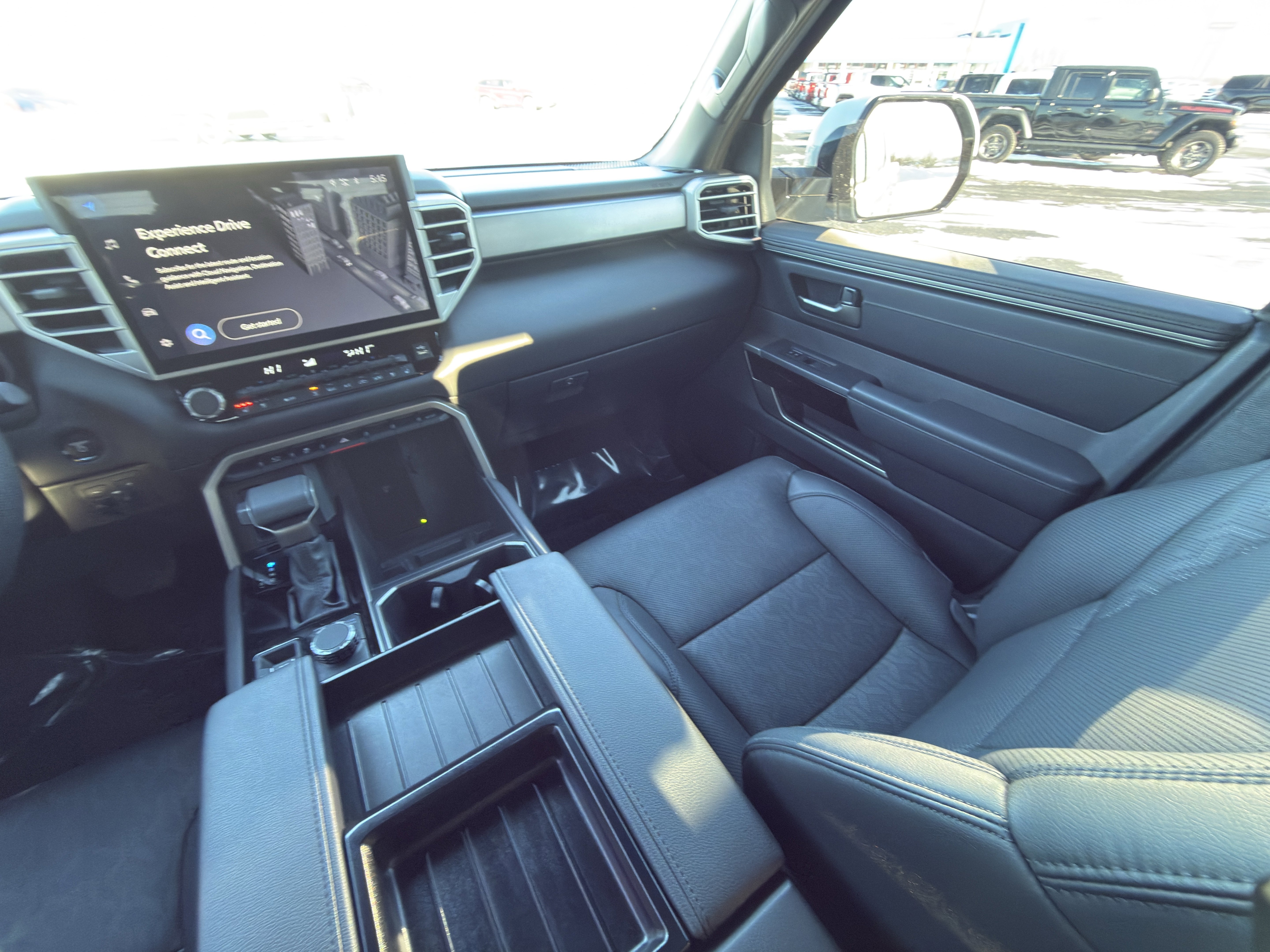 Used 2025 Toyota Tundra Limited image 32