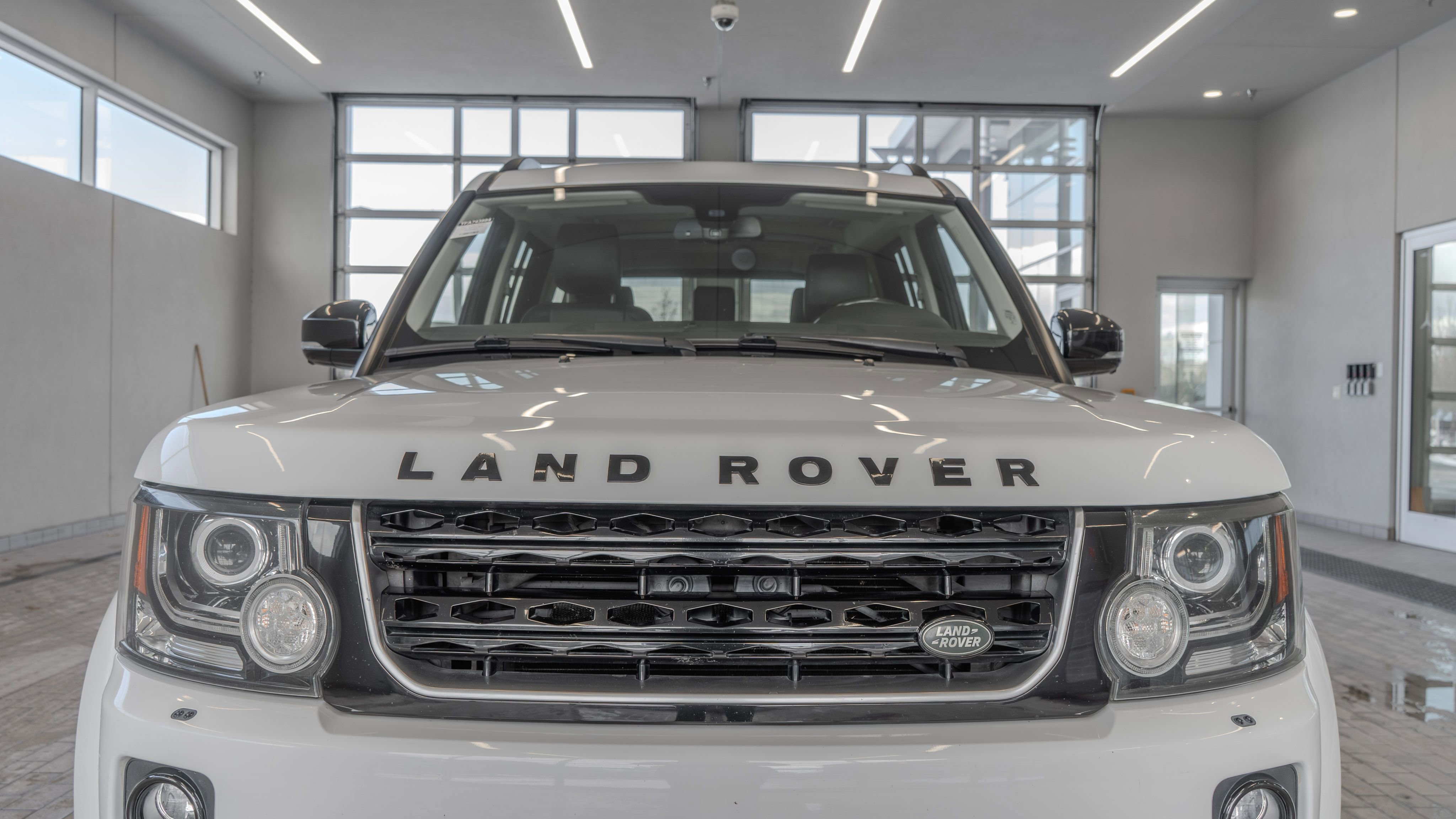 Used 2015 Land Rover LR4 HSE LUX image 23