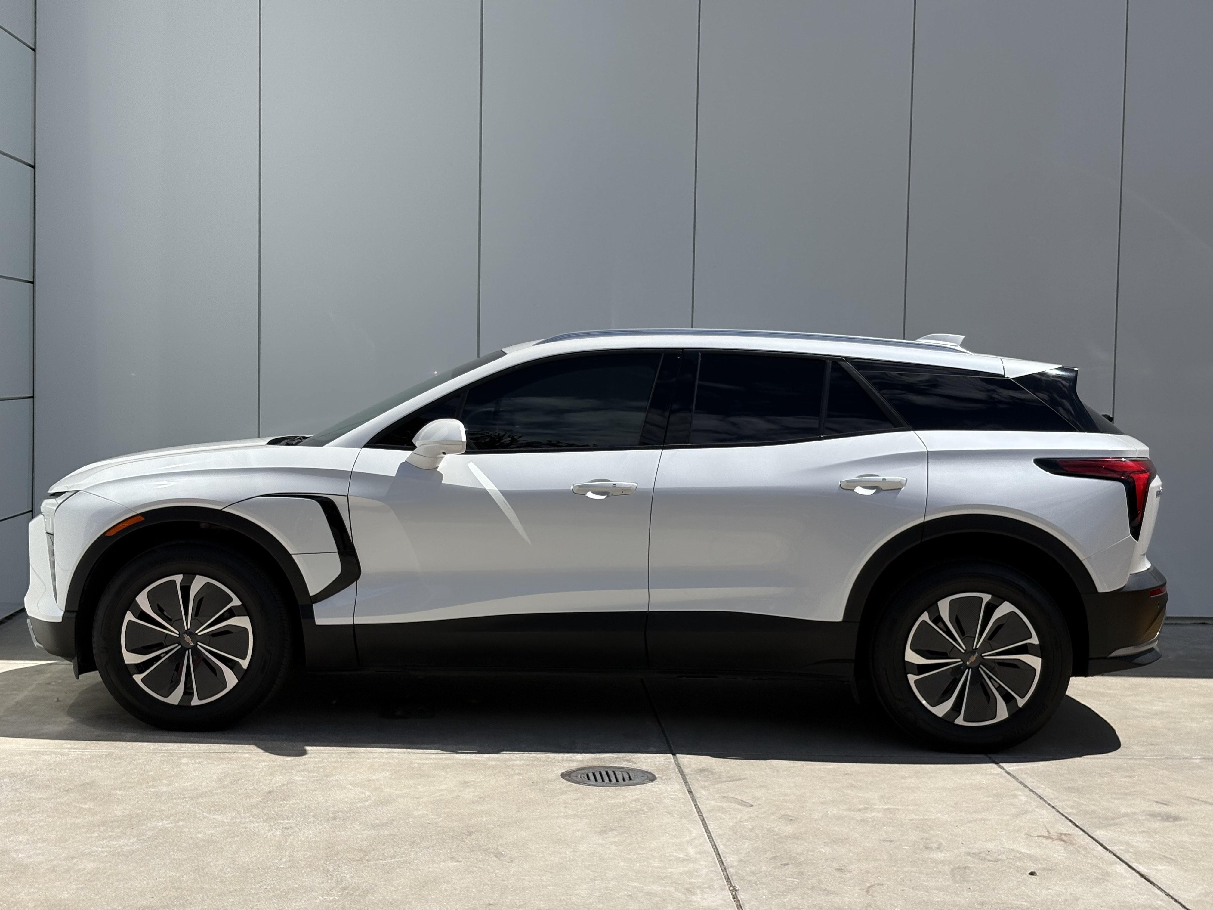 Used 2024 Chevrolet Blazer EV LT AWD/4WD image 4