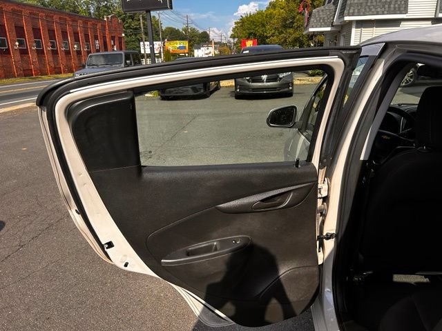 Used 2018 Chevrolet Spark LT FWD image 13