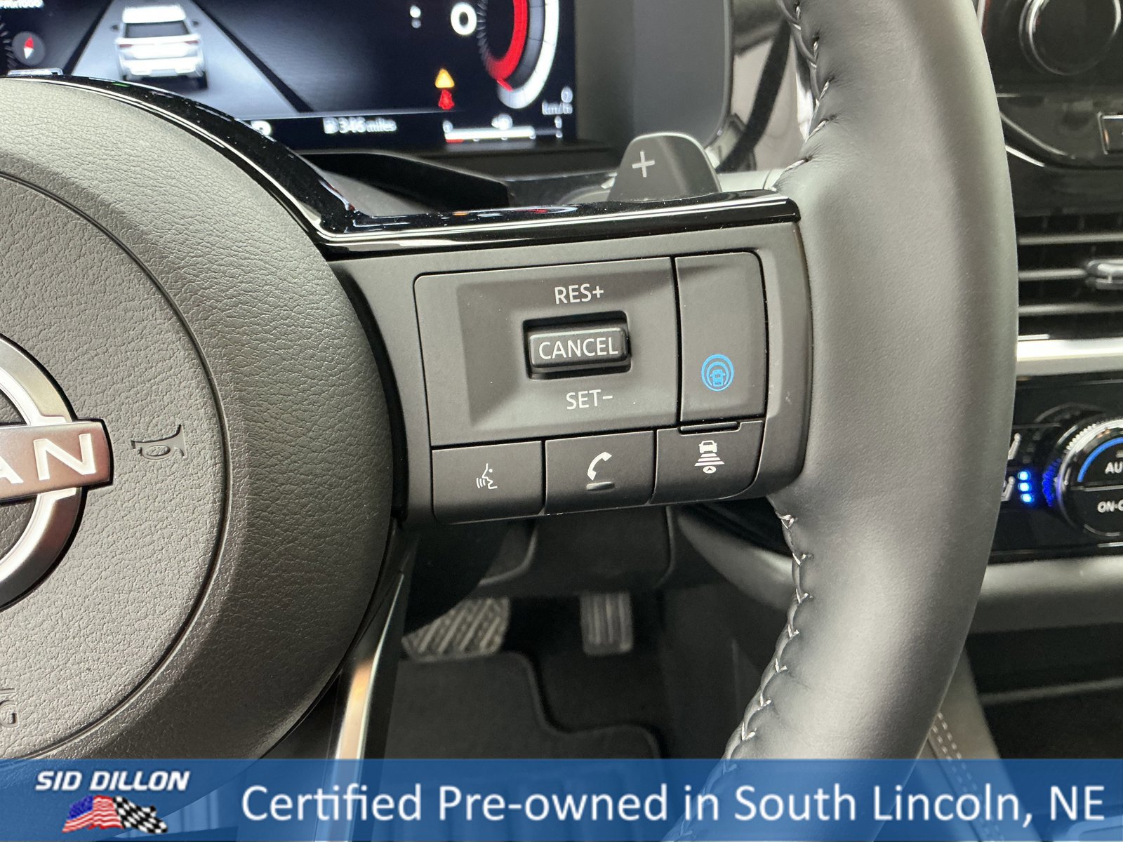 Used 2024 Nissan Pathfinder Platinum image 10