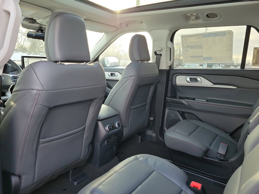 New 2026 Ford Explorer Active w/ Active Comfort Package image 15