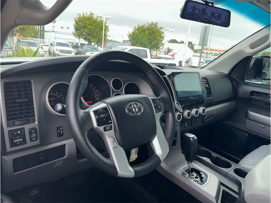 Used 2016 Toyota Sequoia SR5 AWD/4WD image 29