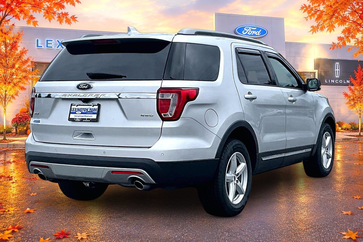 Used 2016 Ford Explorer XLT AWD/4WD image 5