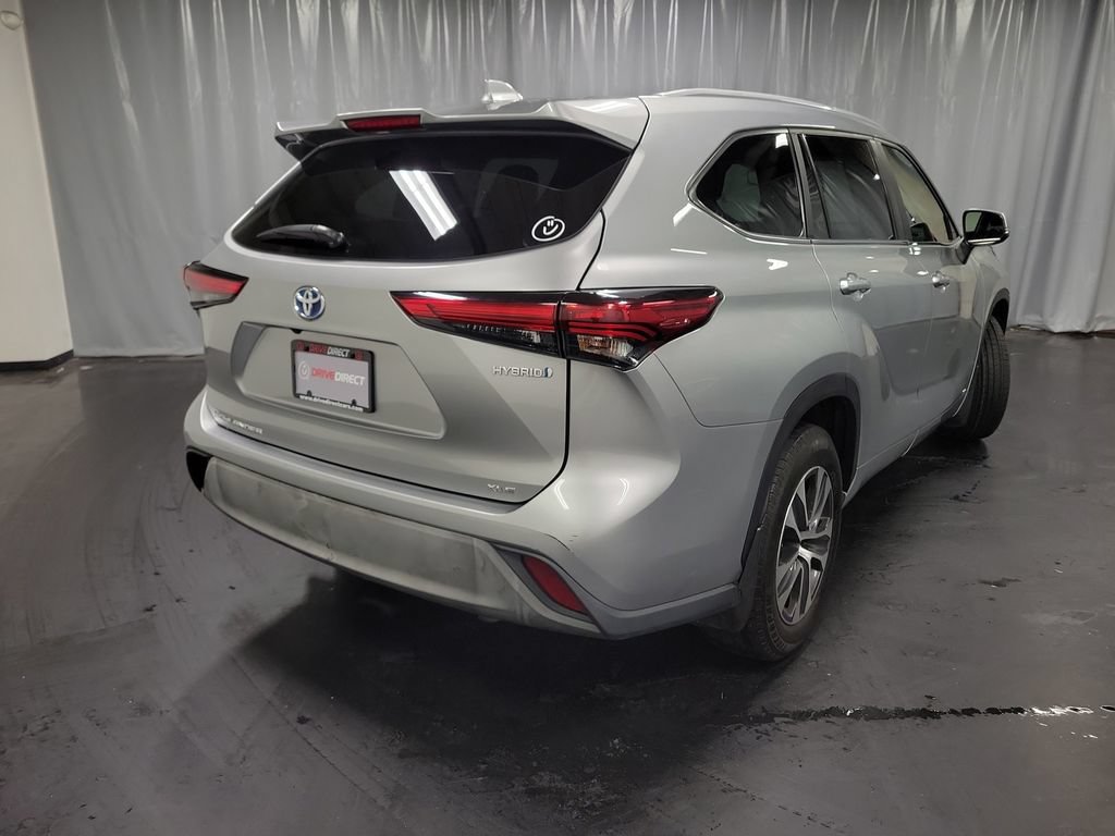 Used 2023 Toyota Highlander XLE AWD/4WD image 8