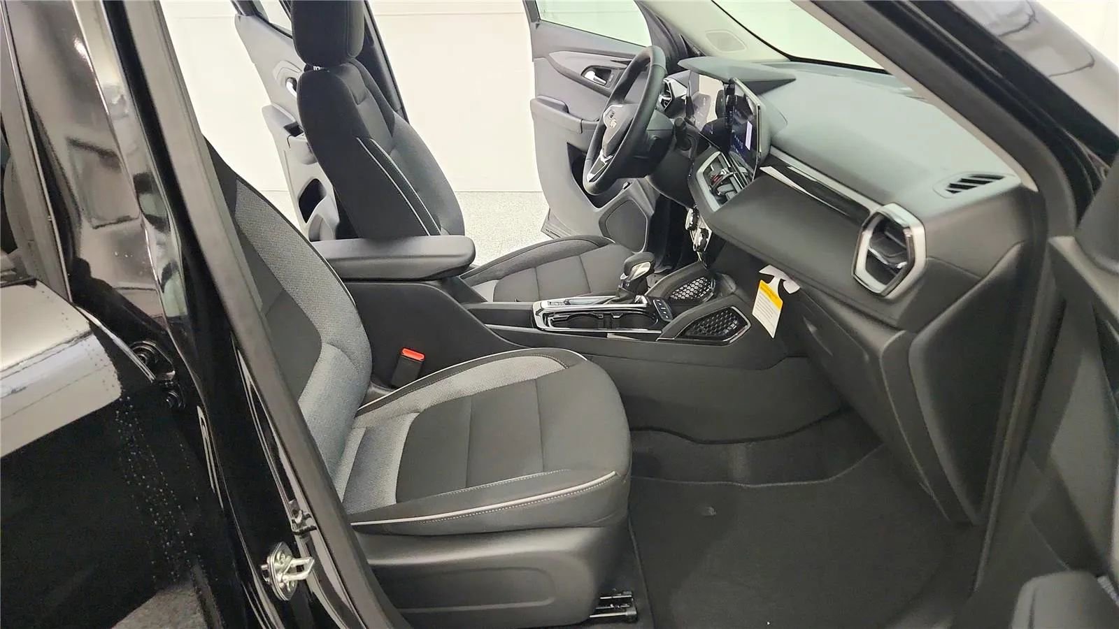 New 2026 Chevrolet TrailBlazer LT w/ Convenience Package image 36