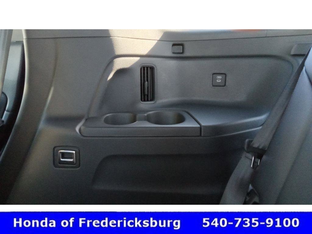 Used 2025 Honda Pilot Black Edition image 38