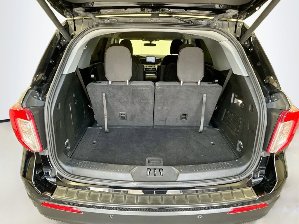Used 2024 Ford Explorer XLT RWD image 25