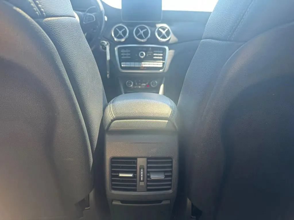 Used 2018 Mercedes-Benz GLA 250 4MATIC image 20