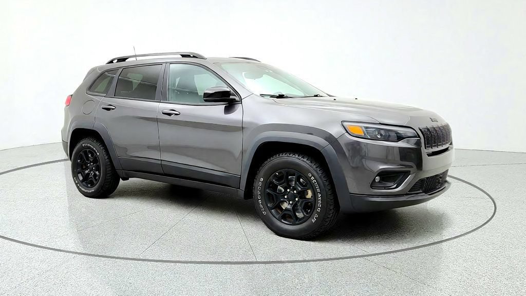 Used 2022 Jeep Cherokee Latitude AWD/4WD image 3