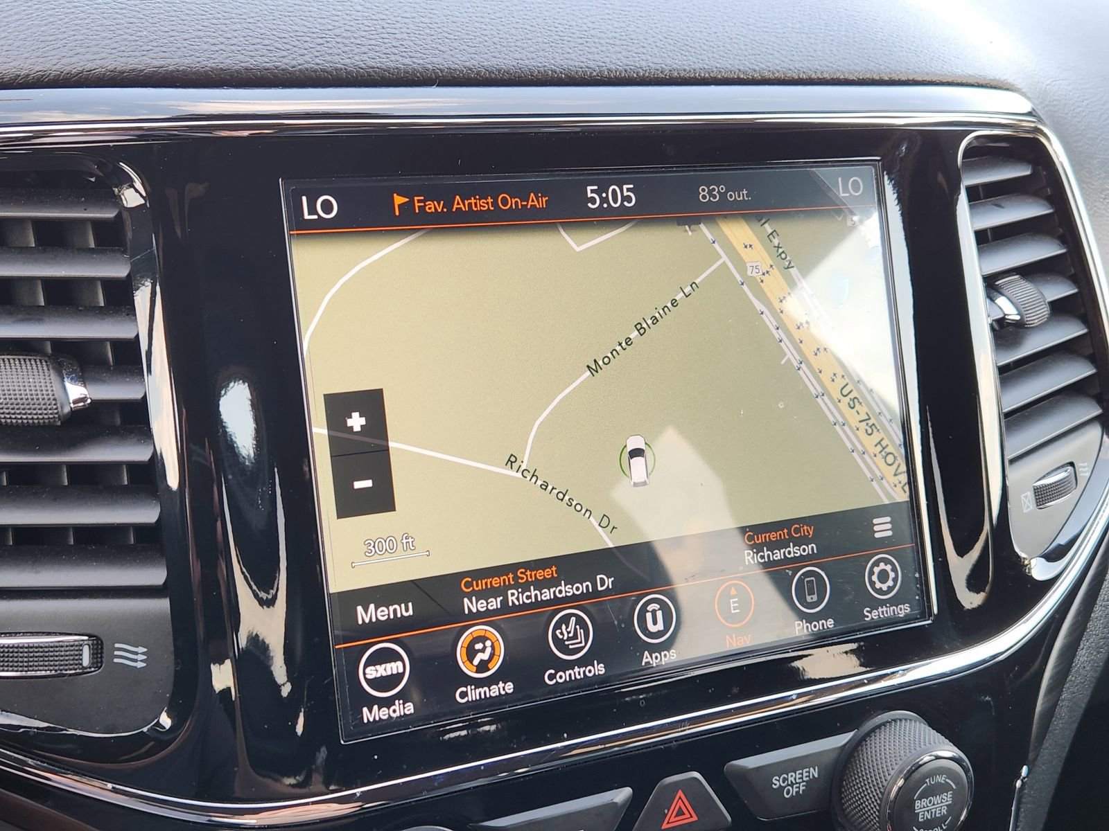 Used 2020 Jeep Grand Cherokee Altitude image 25