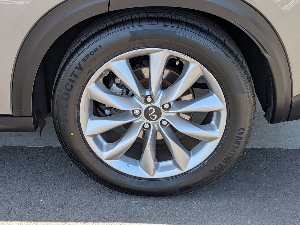 Used 2020 INFINITI QX50 Luxe w/ Navigation Package FWD image 30