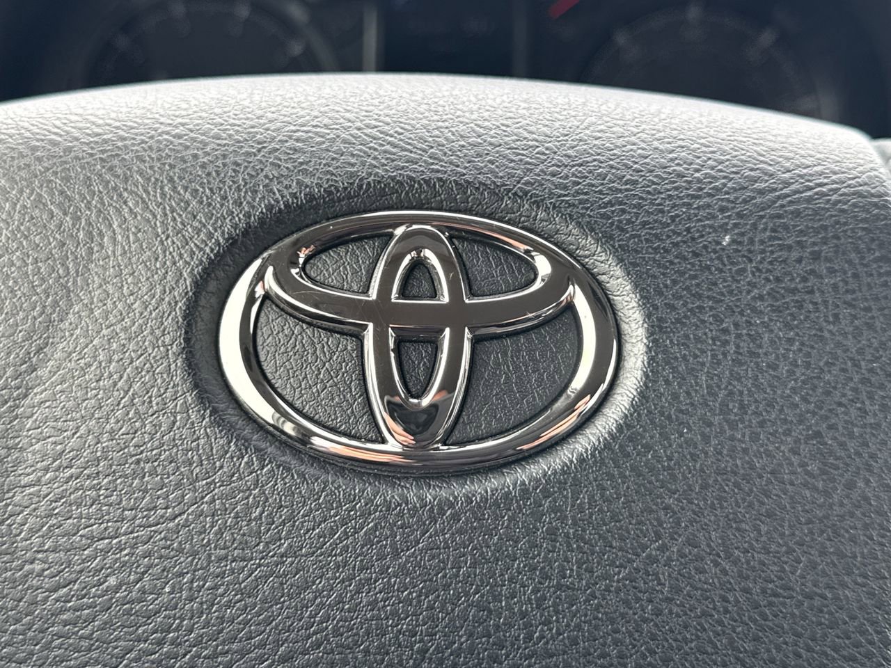 Used 2023 Toyota 4Runner SR5 AWD/4WD image 31