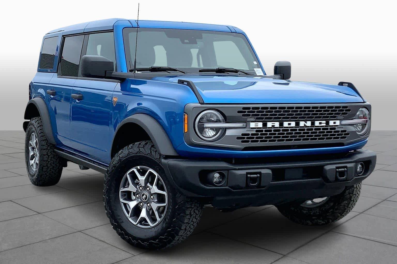 Certified 2025 Ford Bronco Badlands image 3