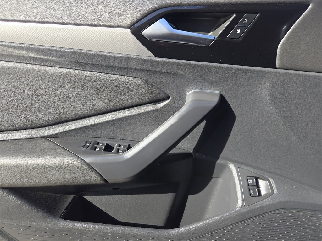 Used 2021 Volkswagen Jetta R-Line w/ R-Line Cold Weather Package image 25