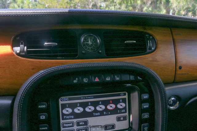 Used 2006 Jaguar XJ Vanden Plas Super V8 Portfolio RWD image 50