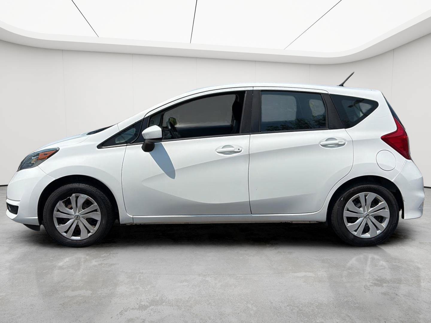 Used 2019 Nissan Versa Note SV FWD image 5
