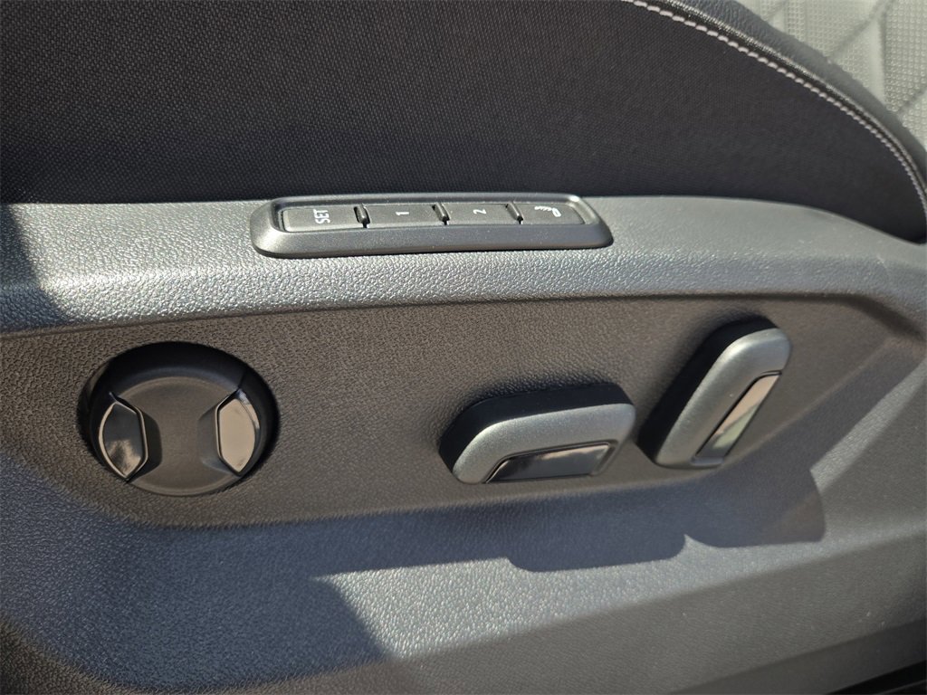 New 2025 Volkswagen Atlas SEL Premium R-Line image 19