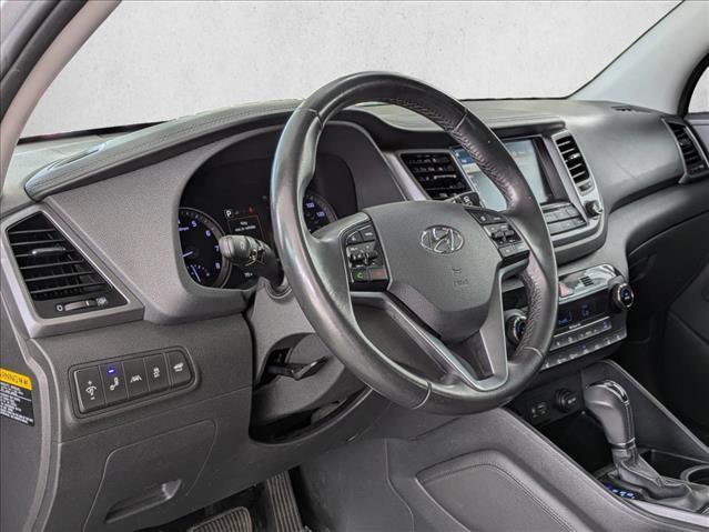 Used 2016 Hyundai Tucson Limited w/ Option Group 03 FWD image 11