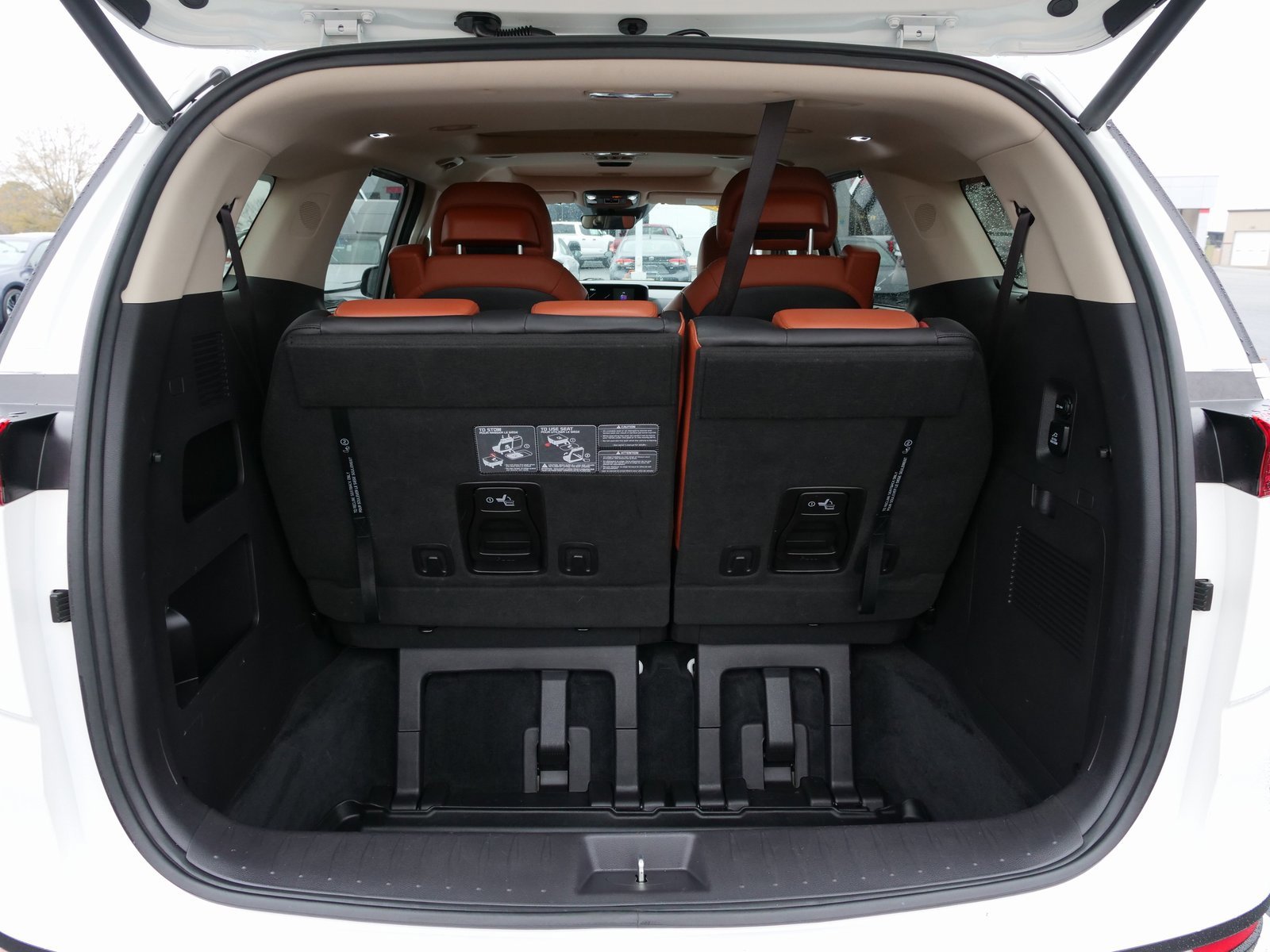 Used 2022 Kia Carnival SX Prestige image 15