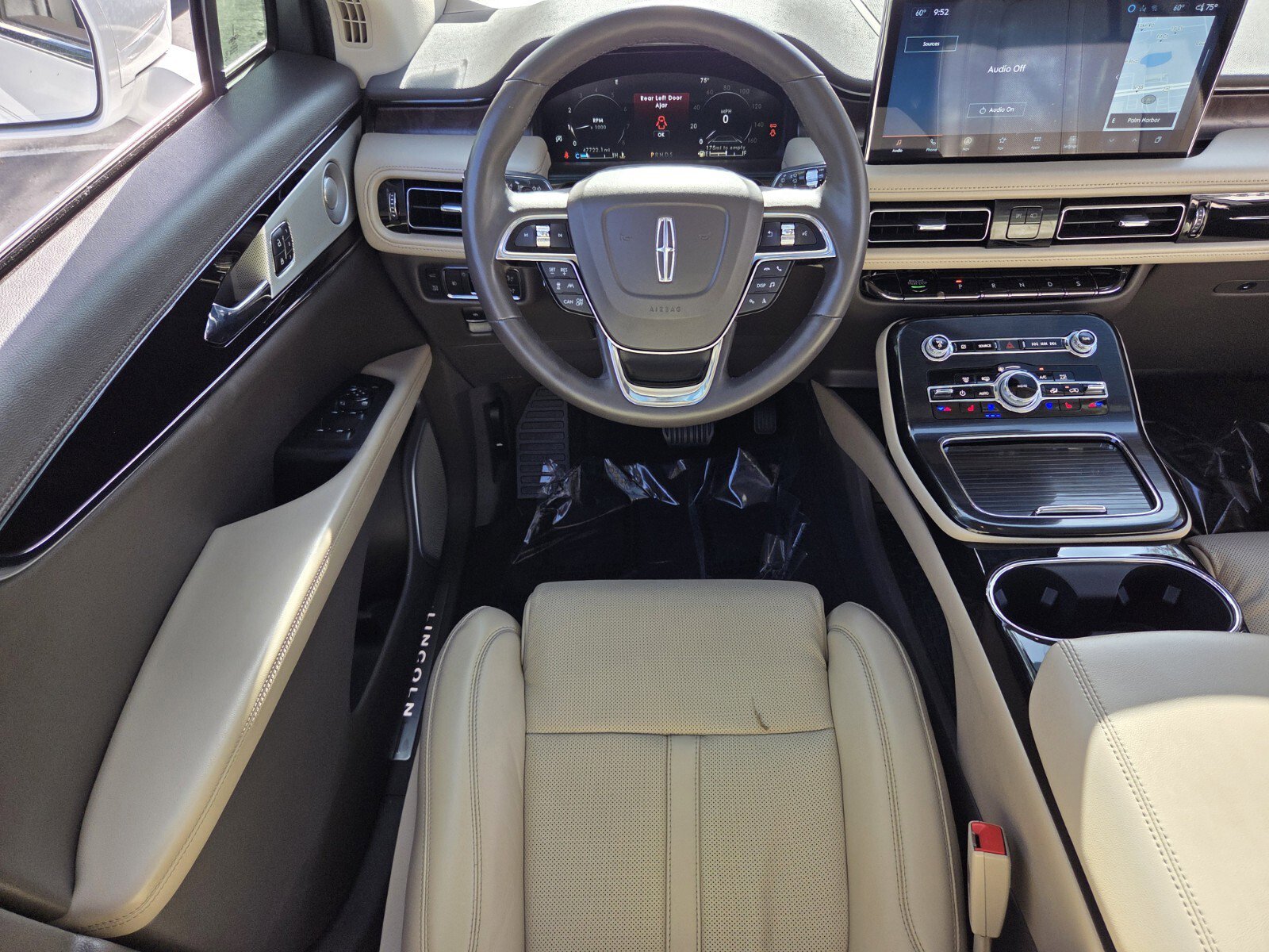 Used 2021 Lincoln Nautilus Reserve w/ Equipment Group 202A image 12