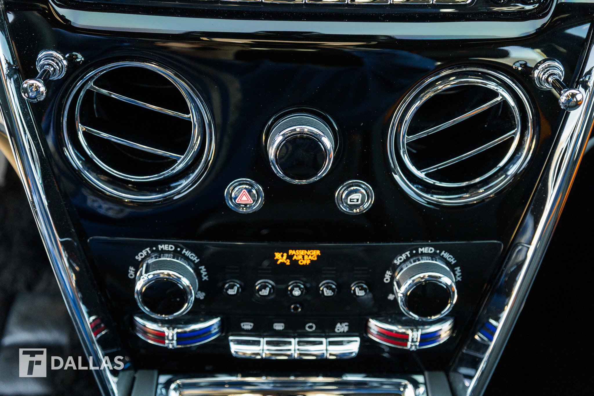 Used 2023 Rolls-Royce Cullinan w/ Cullinan Package image 26