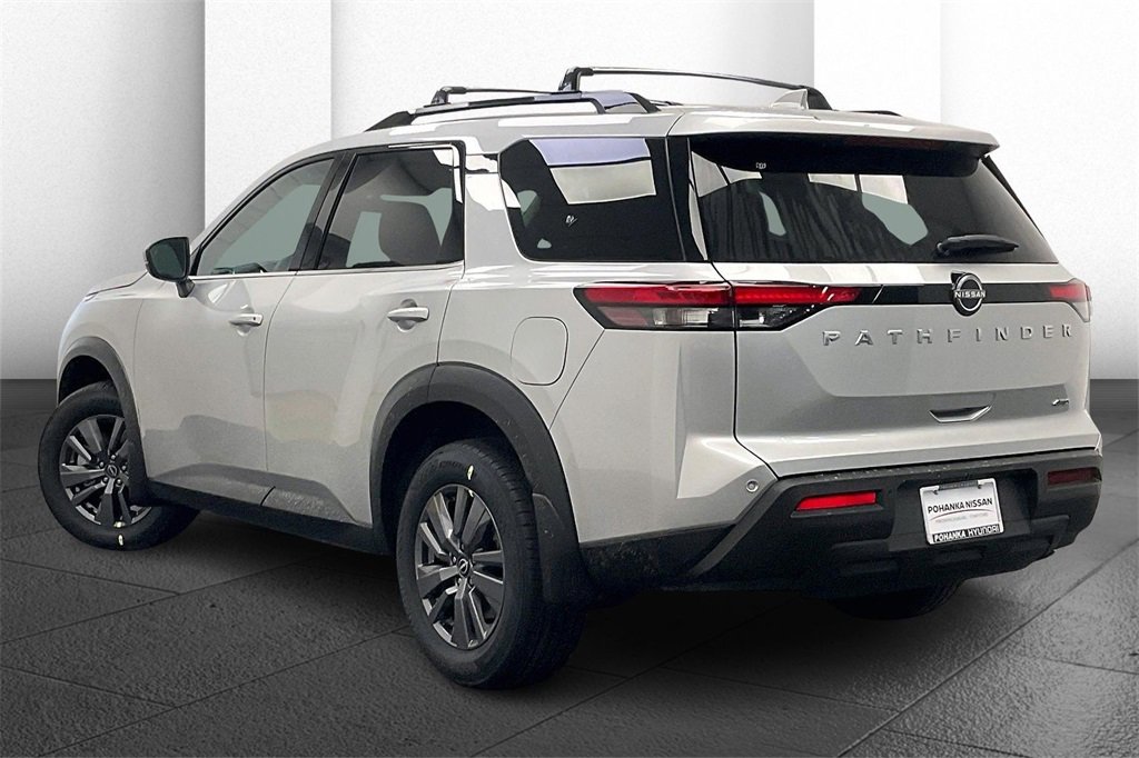 Certified 2025 Nissan Pathfinder SV image 9