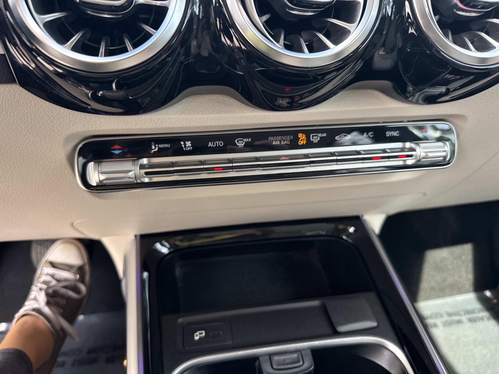 Used 2022 Mercedes-Benz GLB 250 image 22