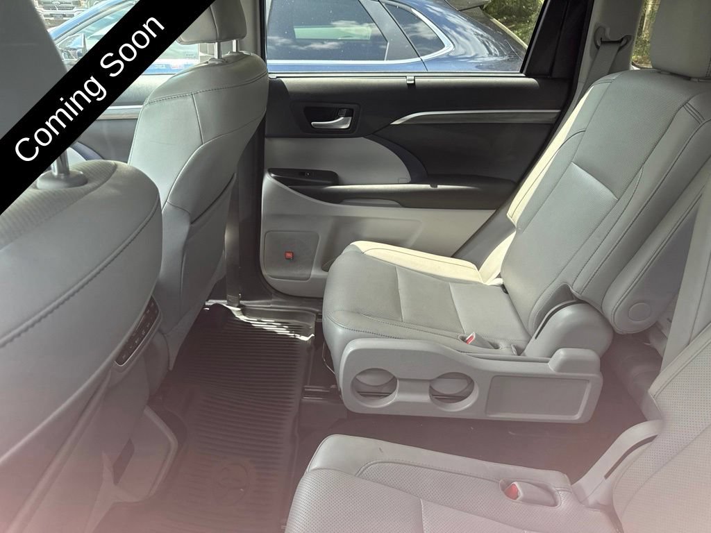 Used 2017 Toyota Highlander Limited Platinum AWD/4WD image 15