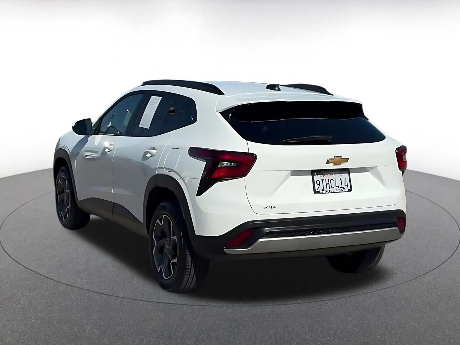 Used 2025 Chevrolet Trax LT image 11