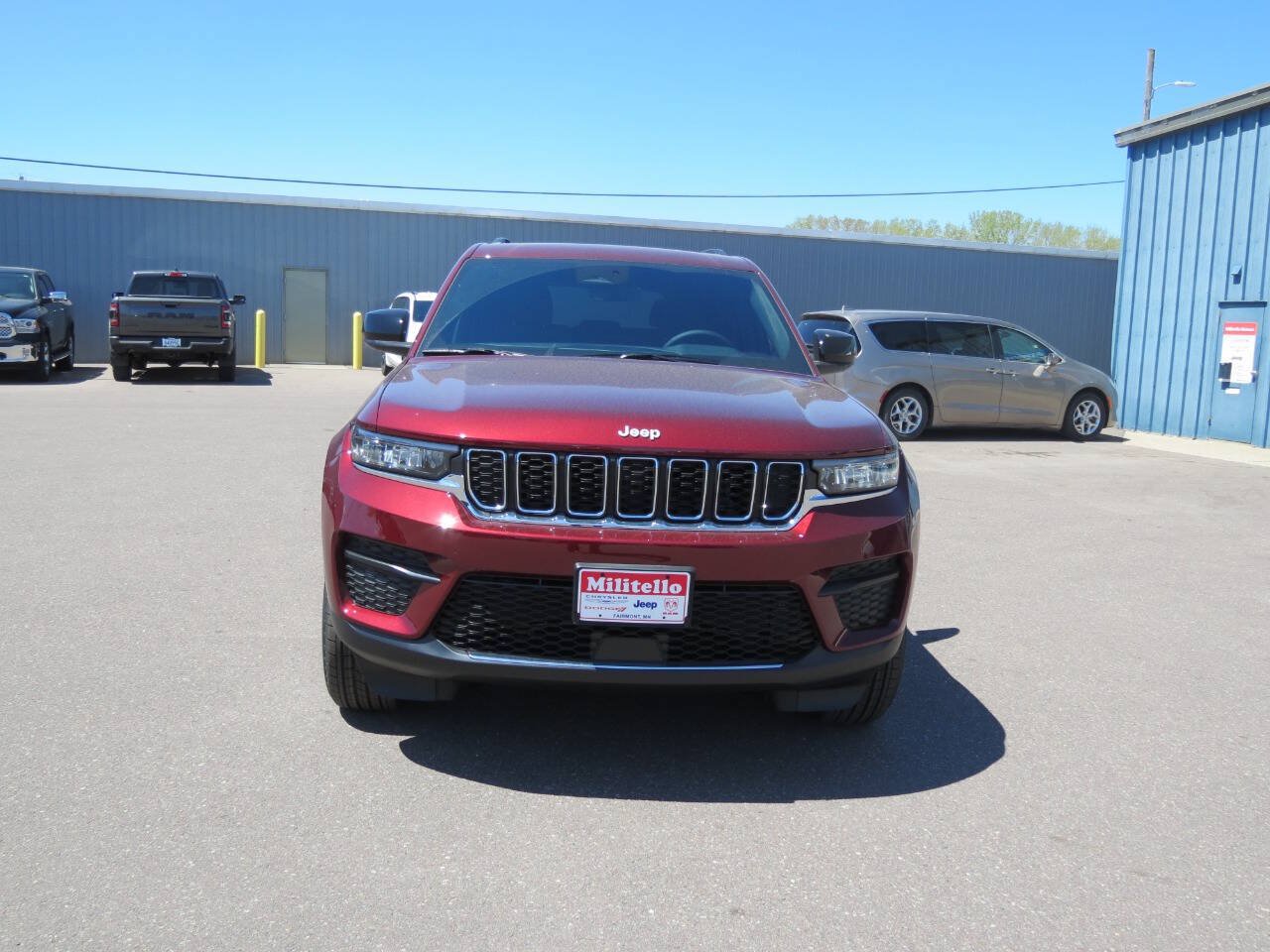 New 2026 Jeep Grand Cherokee Laredo X AWD/4WD image 4
